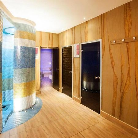 Luxury 2 Bedroom Apartment Bucharest Luaran gambar