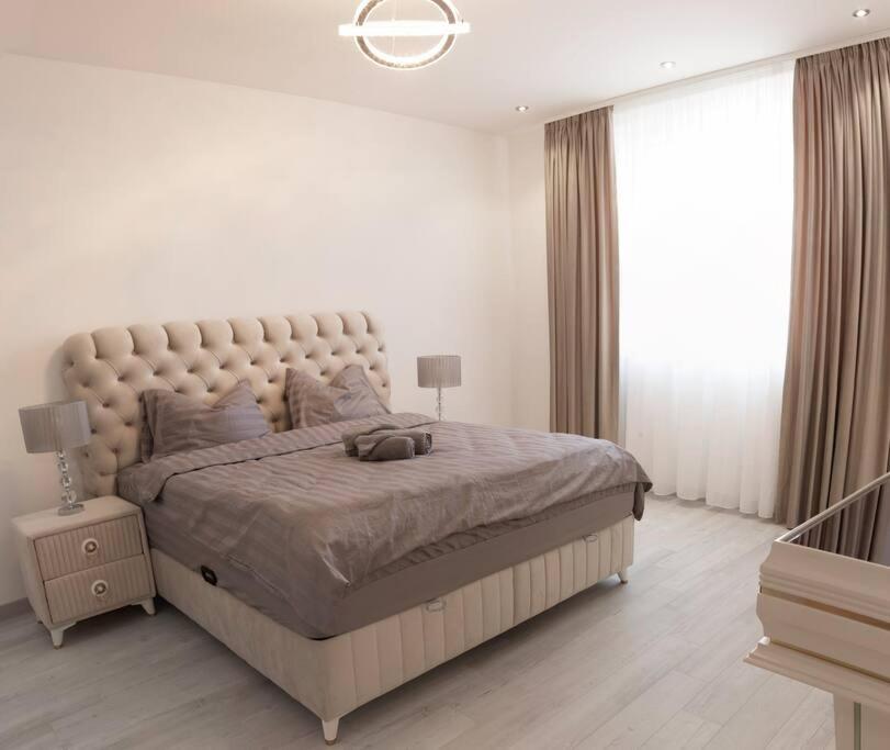 Luxury 2 Bedroom Apartment Bucharest Luaran gambar
