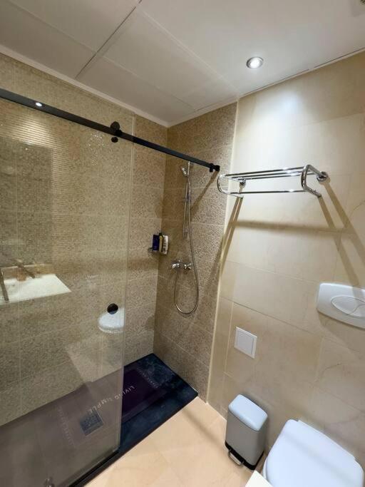 Luxury 2 Bedroom Apartment Bucharest Luaran gambar