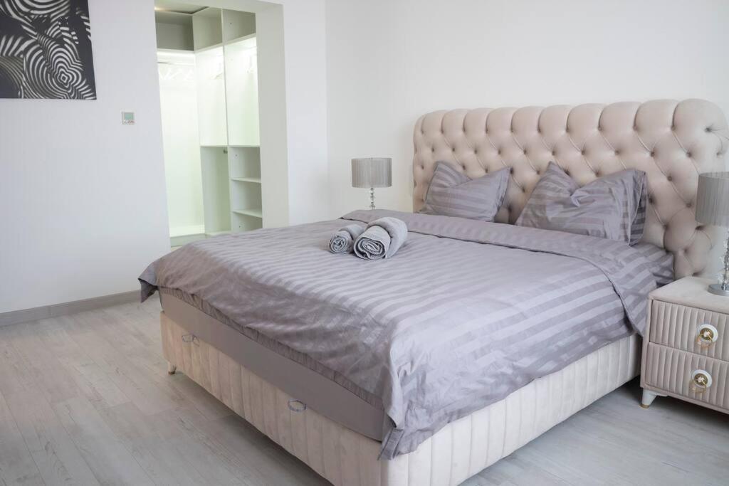 Luxury 2 Bedroom Apartment Bucharest Luaran gambar