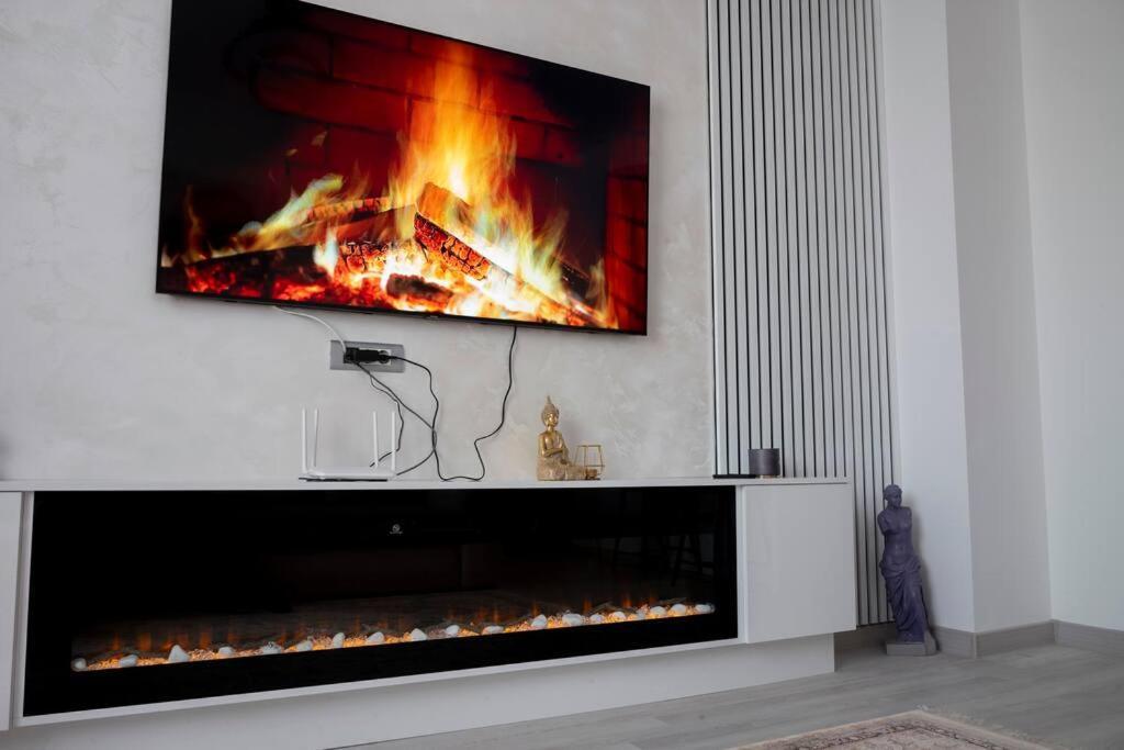 Luxury 2 Bedroom Apartment Bucharest Luaran gambar