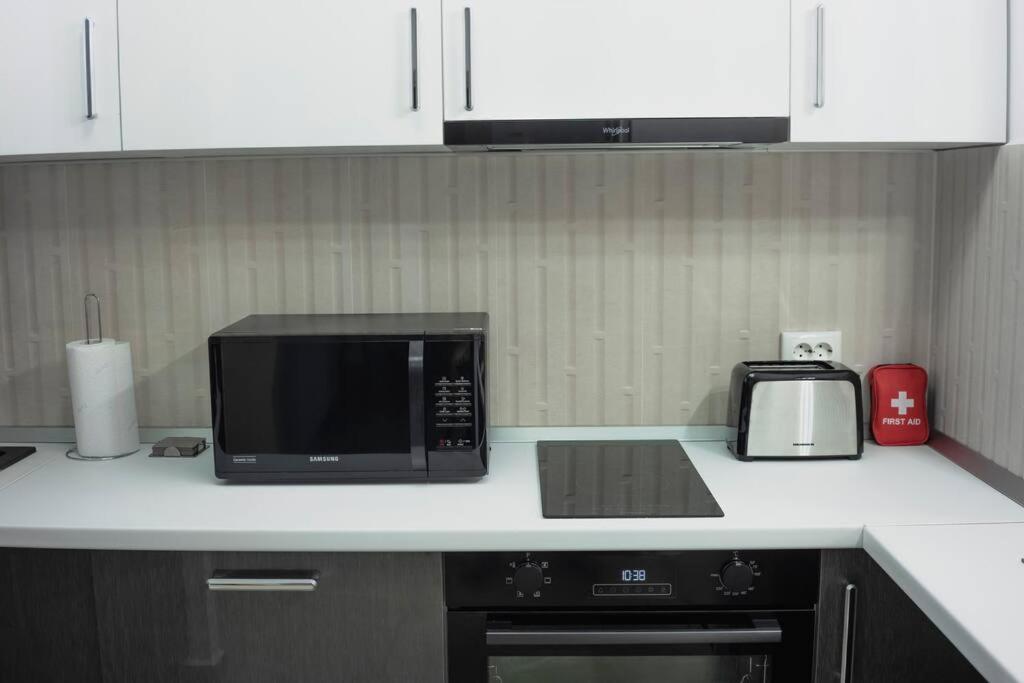 Luxury 2 Bedroom Apartment Bucharest Luaran gambar