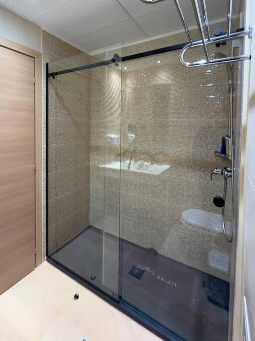 Luxury 2 Bedroom Apartment Bucharest Luaran gambar