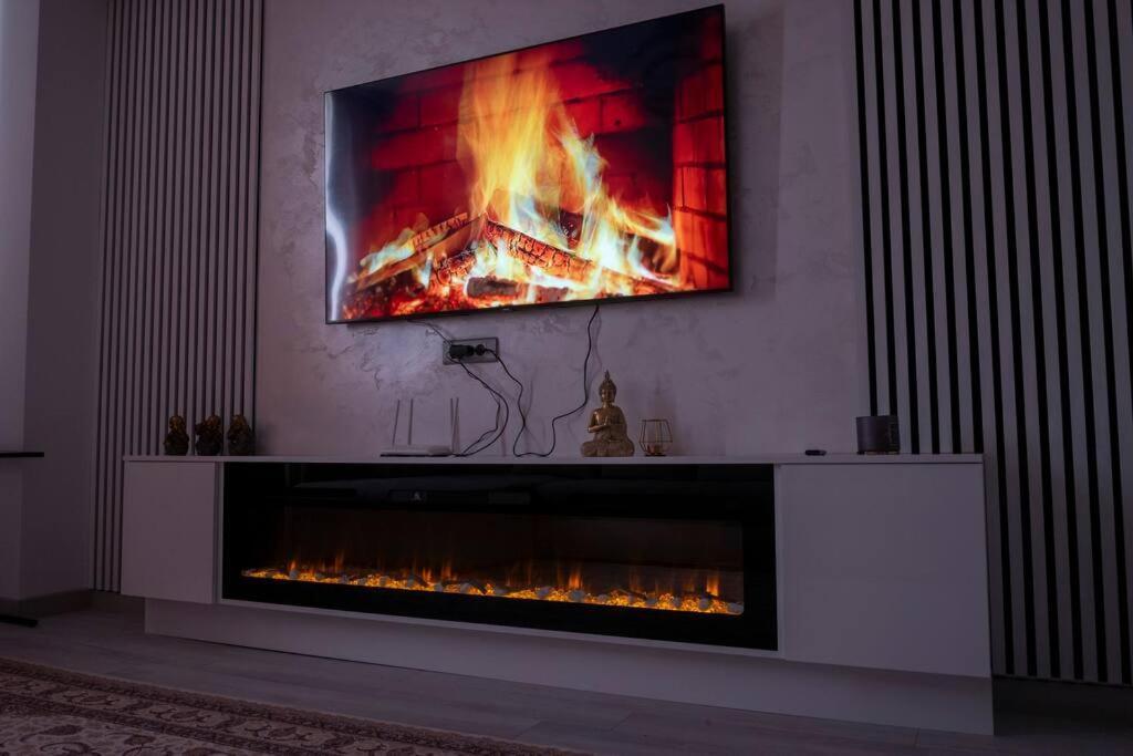 Luxury 2 Bedroom Apartment Bucharest Luaran gambar